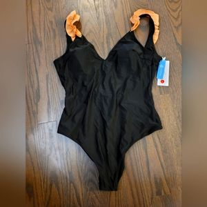 NWT Cupshe size large one piece